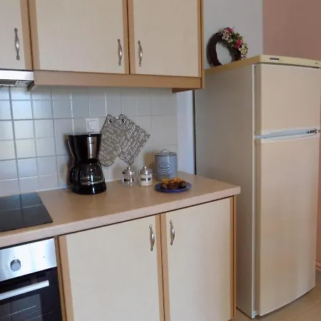 Dragan's House • 2 Floor Maisonette | 2bd | 2wc Kompítsion